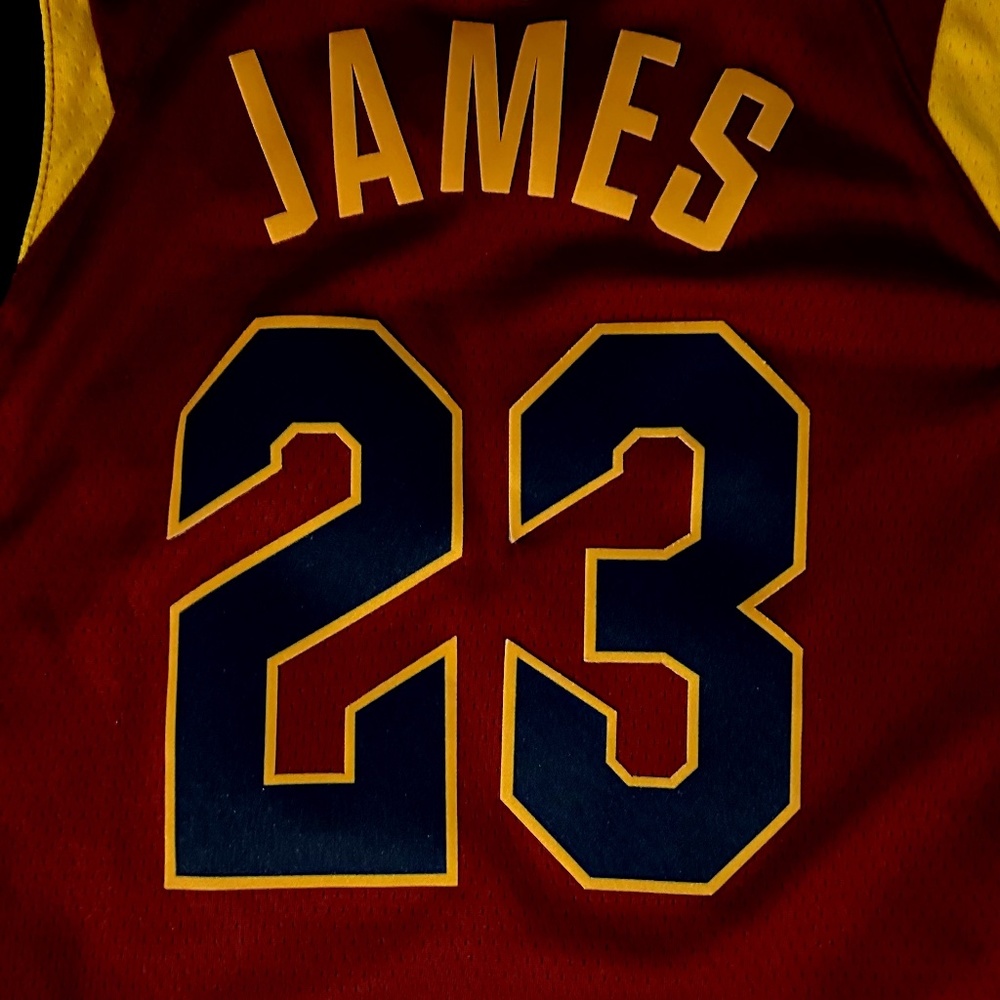 LeBron James Cleveland Cavaliers #23 Youth size NIKE SWINGMAN MAROON Jersey